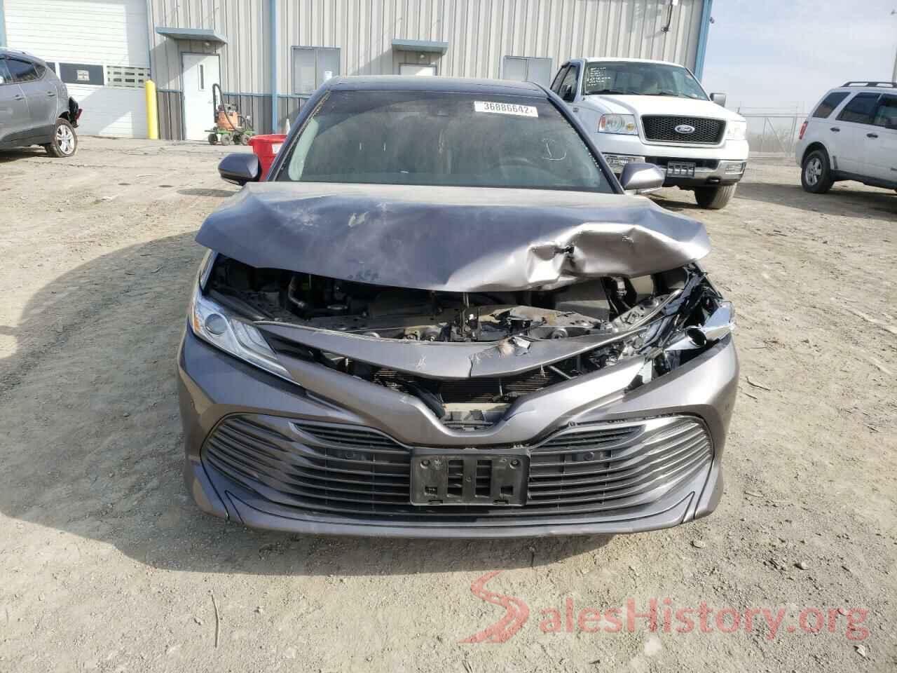 4T1B11HK8JU048918 2018 TOYOTA CAMRY