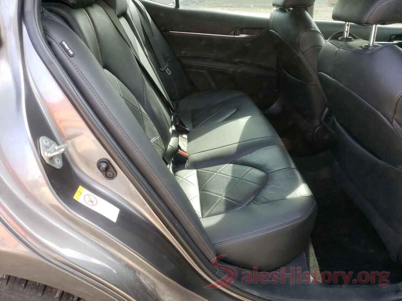 4T1B11HK8JU048918 2018 TOYOTA CAMRY