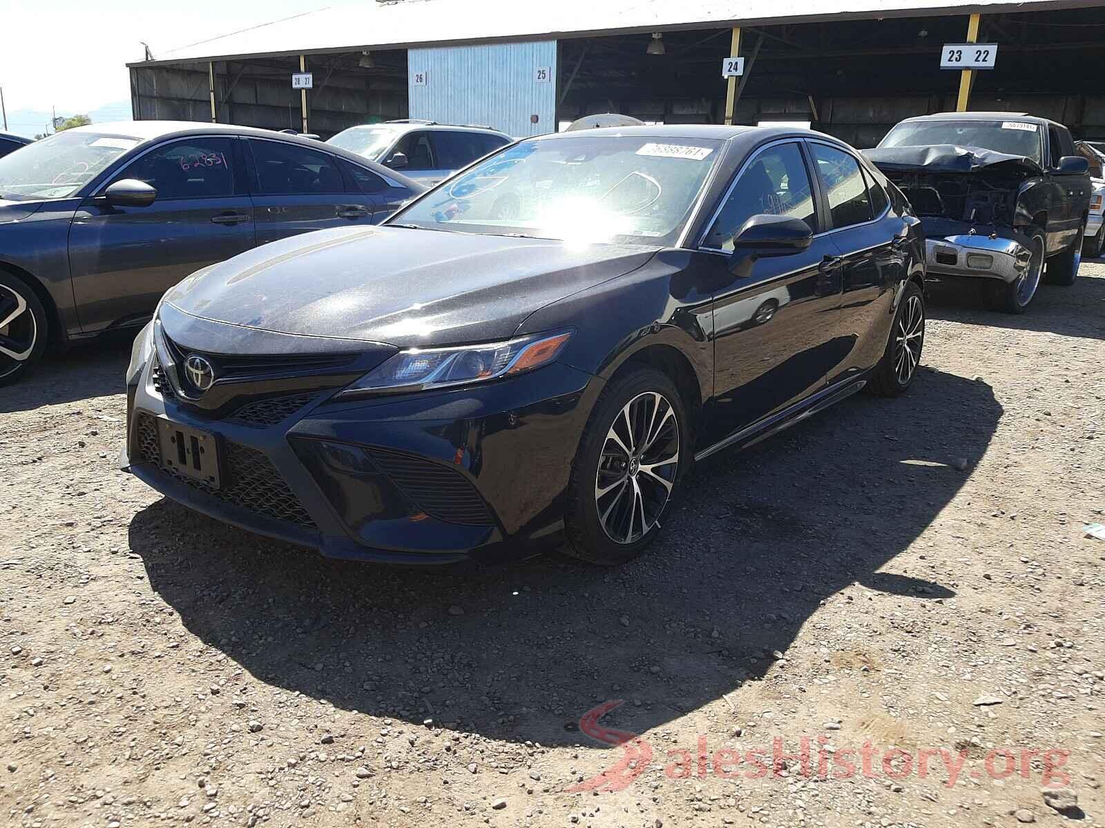 JTNB11HK1J3008671 2018 TOYOTA CAMRY