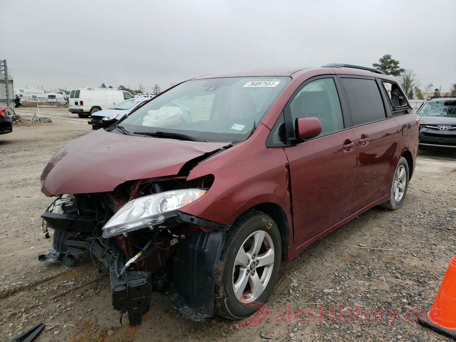 5TDKZ3DC7JS905046 2018 TOYOTA SIENNA