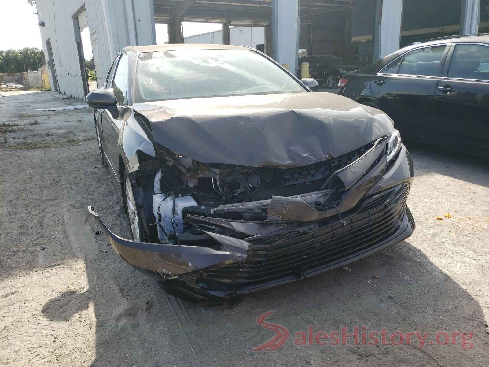 4T1B11HK8JU148016 2018 TOYOTA CAMRY