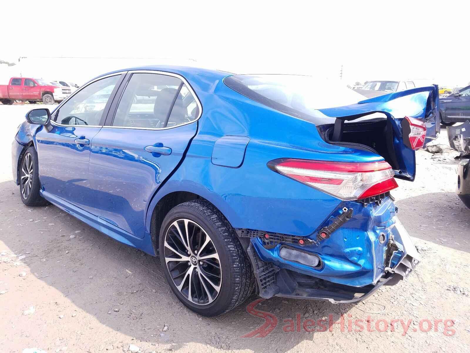 4T1B11HK9JU121245 2018 TOYOTA CAMRY