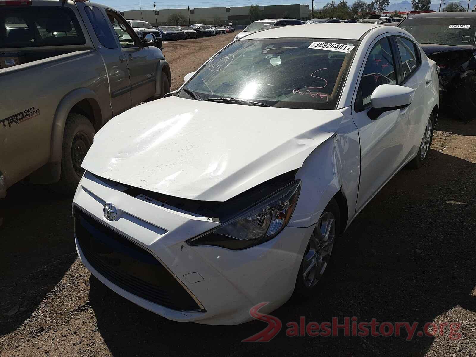 3MYDLBYV2HY185353 2017 TOYOTA YARIS