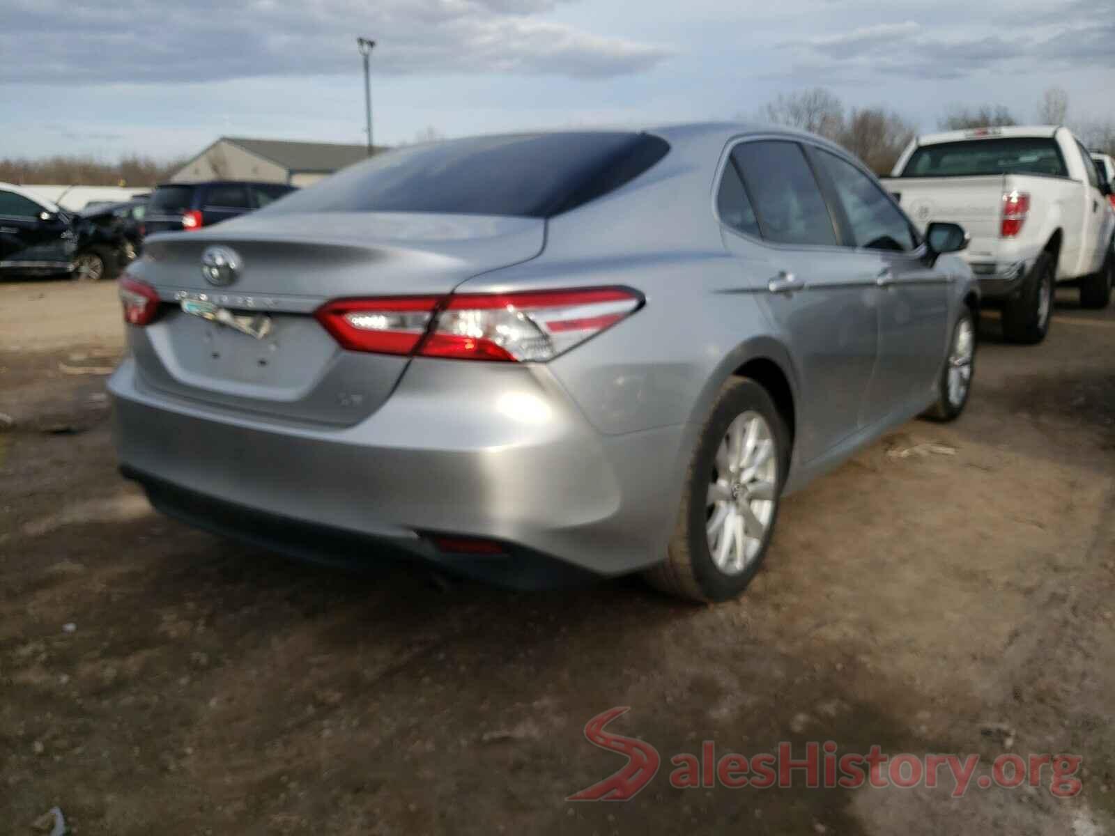 4T1B11HK9JU052945 2018 TOYOTA CAMRY