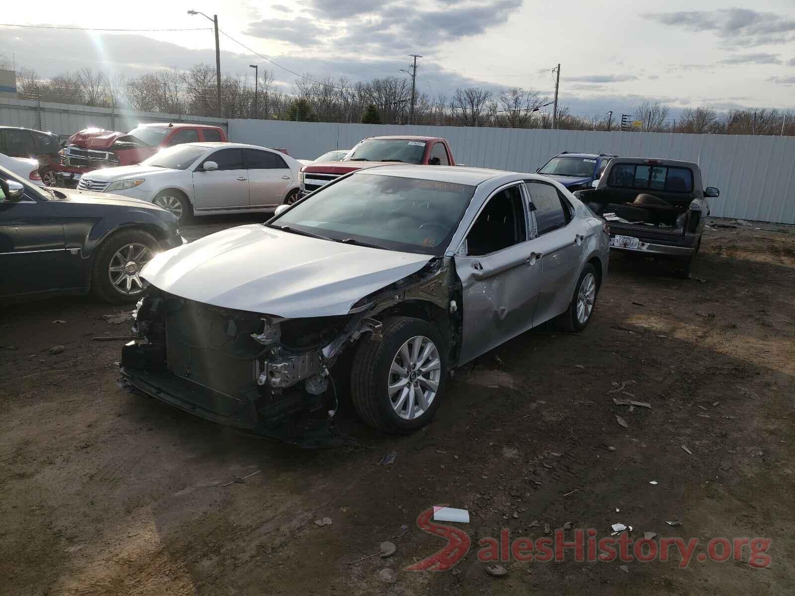 4T1B11HK9JU052945 2018 TOYOTA CAMRY