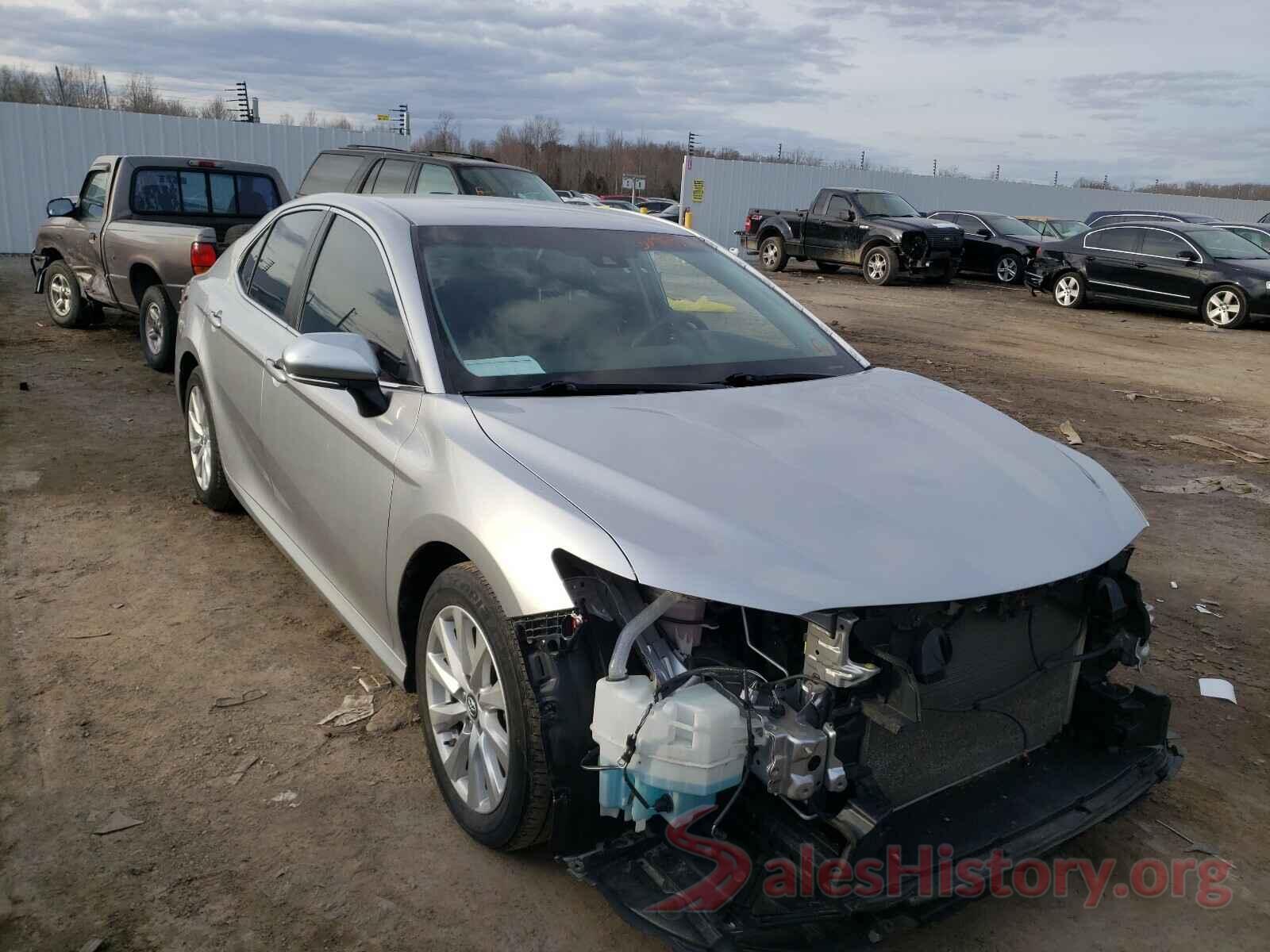 4T1B11HK9JU052945 2018 TOYOTA CAMRY