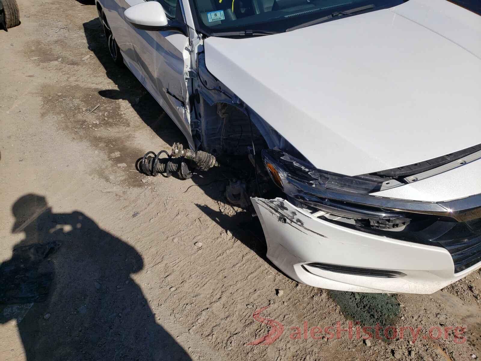 1HGCV1F30JA102580 2018 HONDA ACCORD