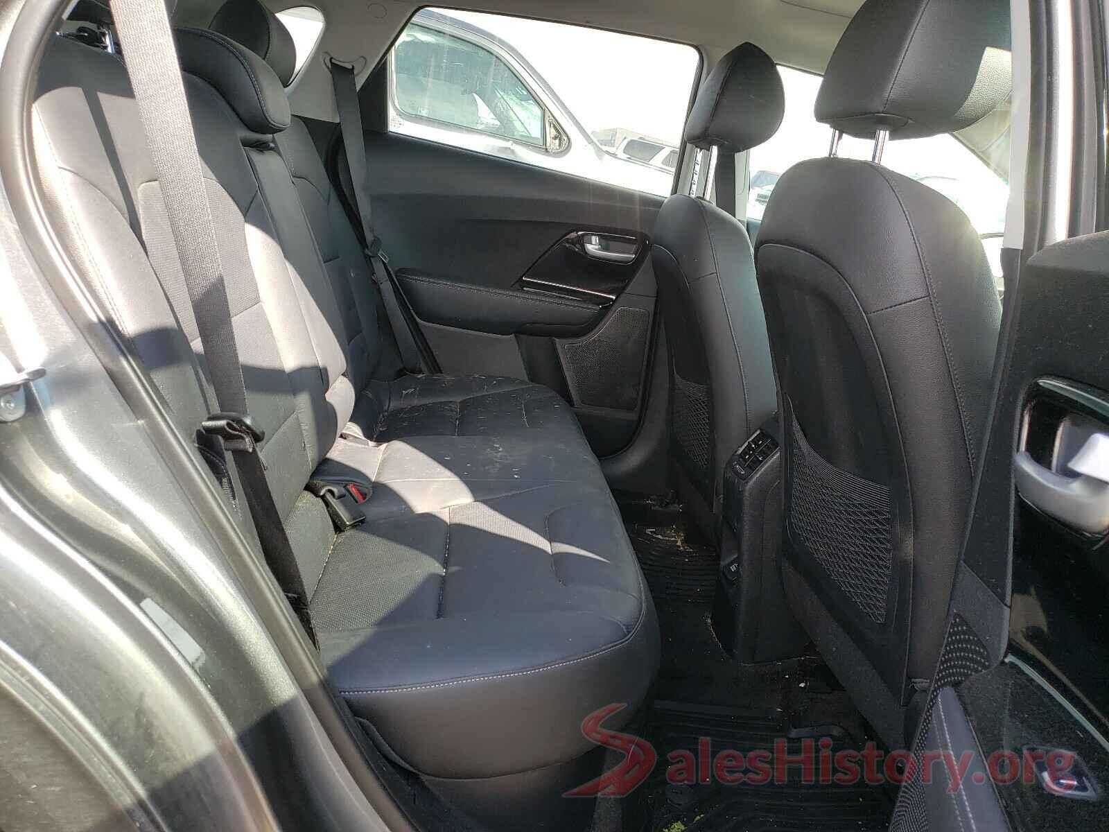 KNDCE3LC8J5123992 2018 KIA NIRO