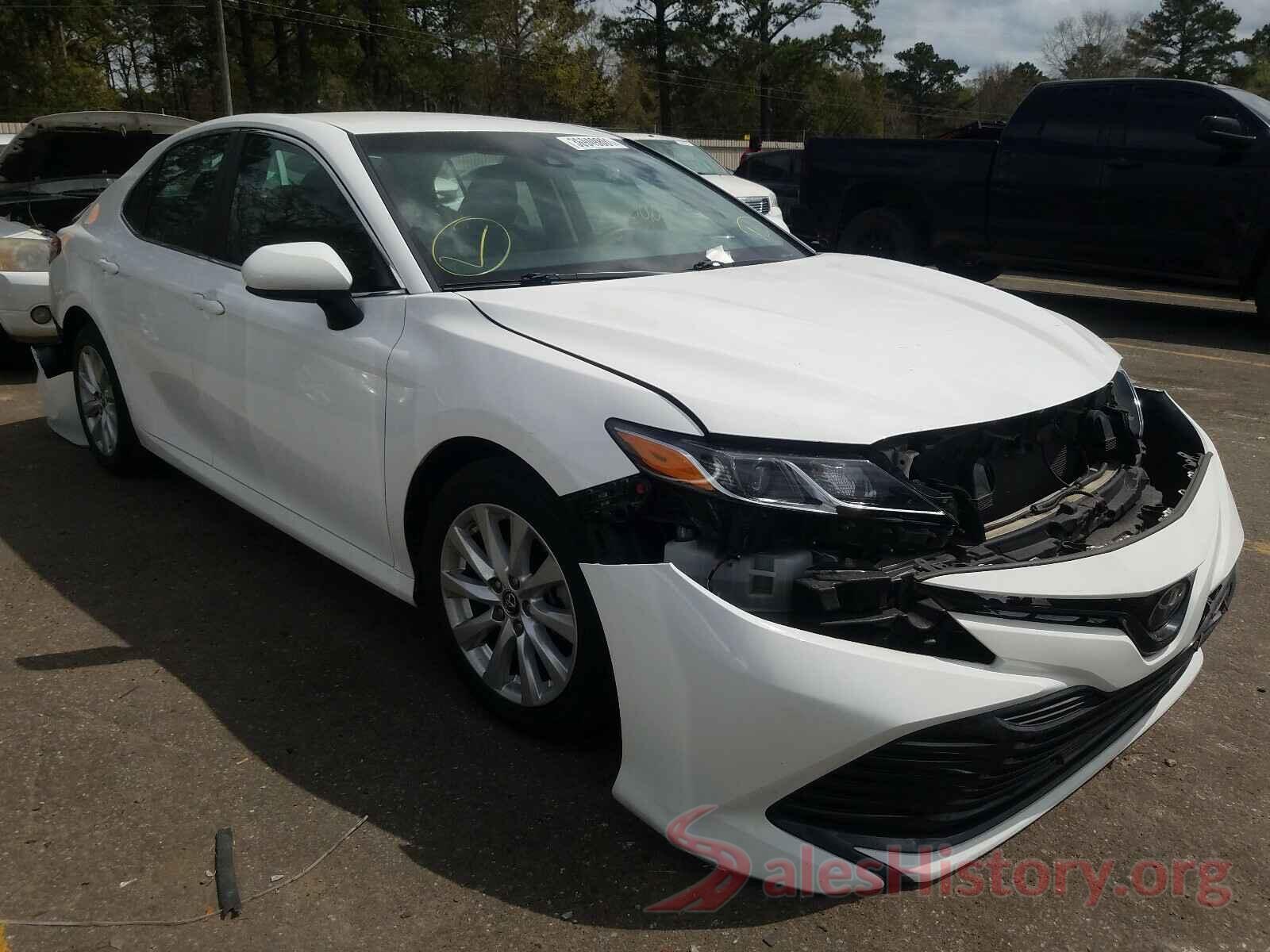 4T1B11HK8JU036302 2018 TOYOTA CAMRY