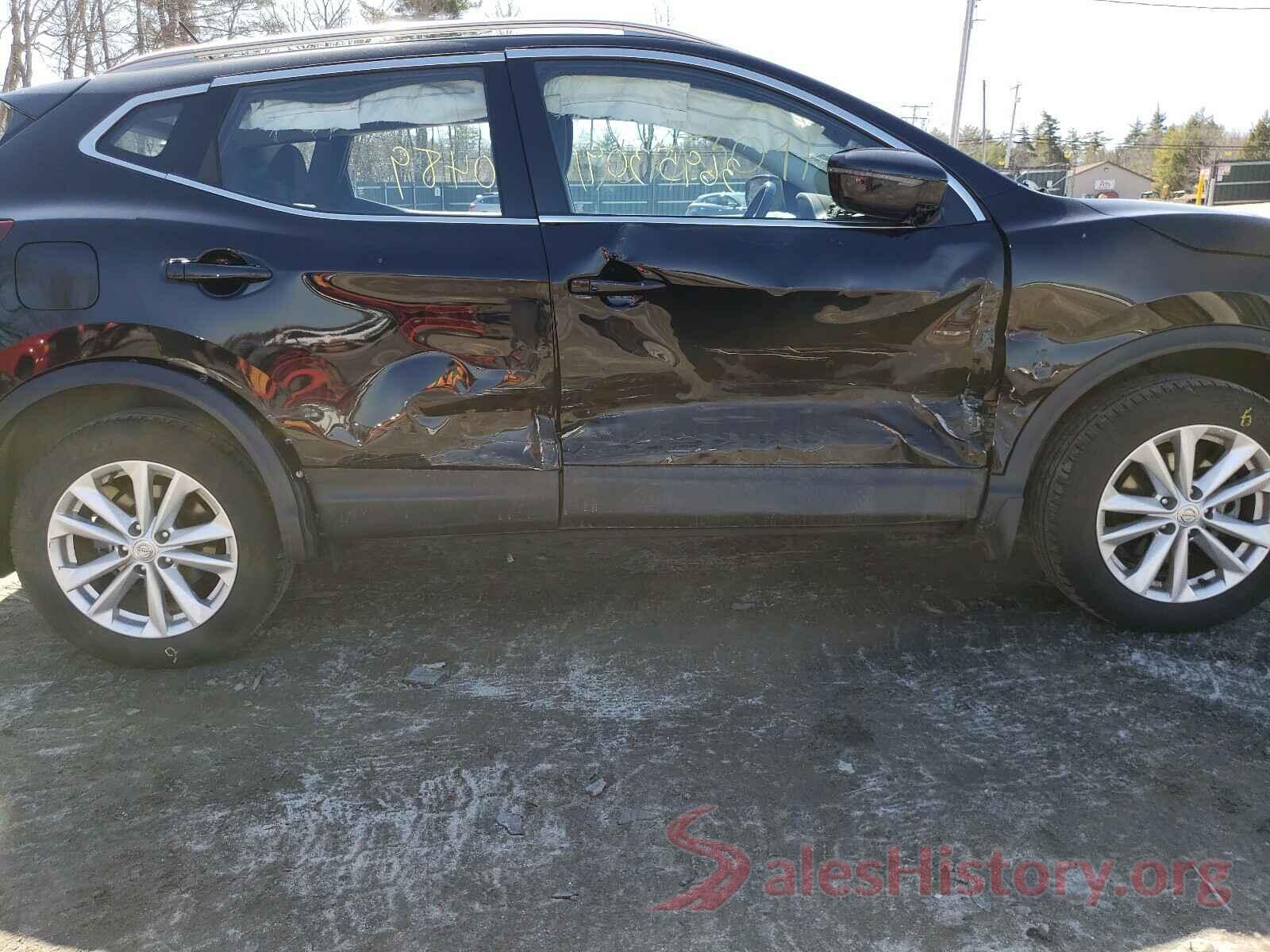 JN1BJ1CR3JW264451 2018 NISSAN ROGUE