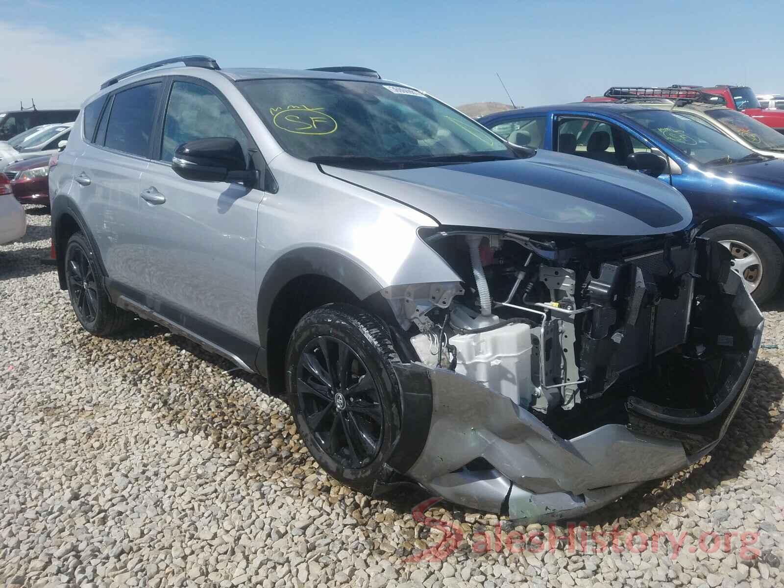 2T3RFREV4JW753428 2018 TOYOTA RAV4