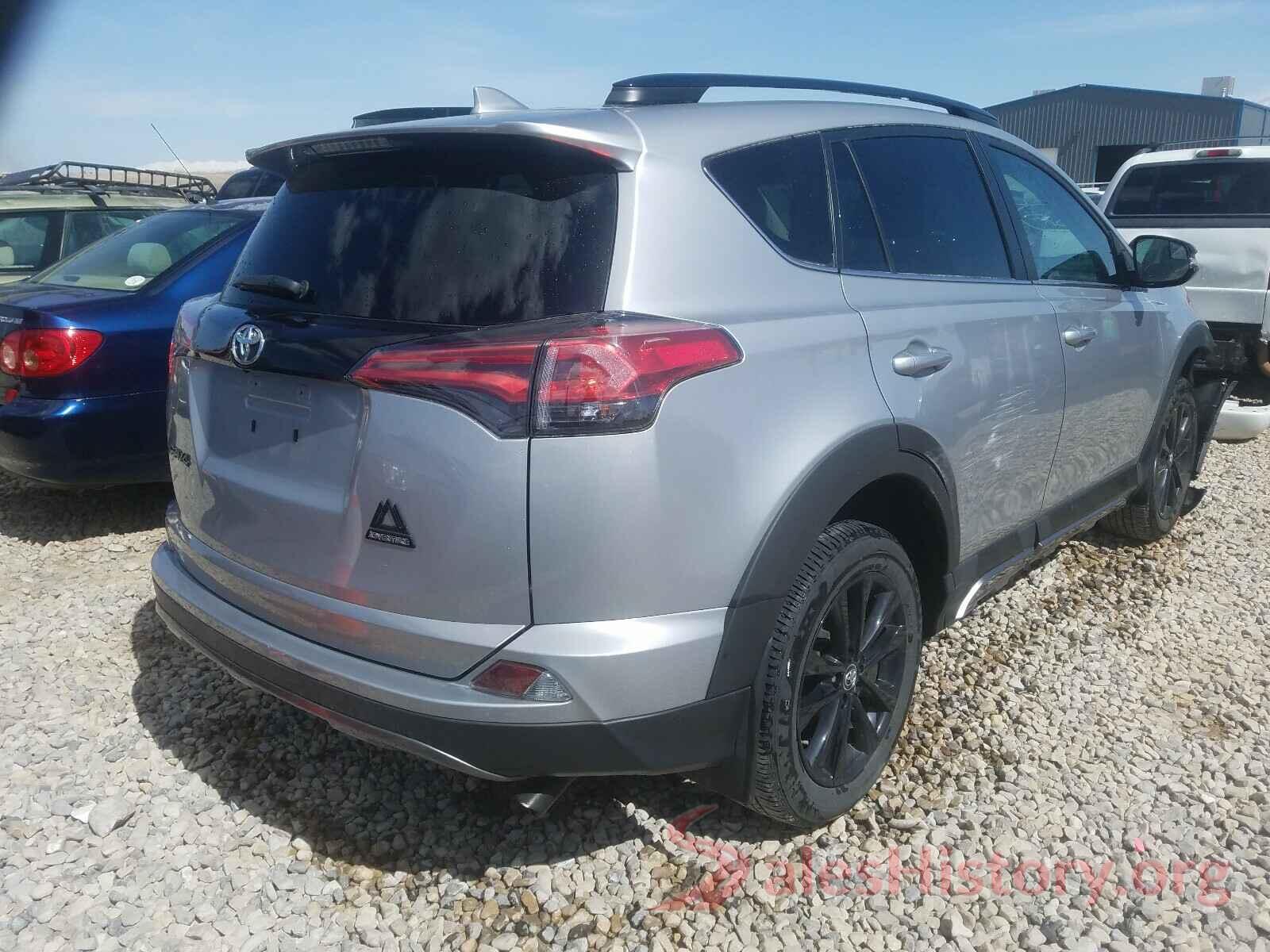 2T3RFREV4JW753428 2018 TOYOTA RAV4