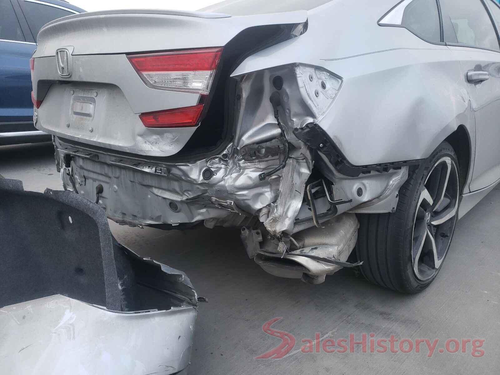 1HGCV1F35JA226702 2018 HONDA ACCORD