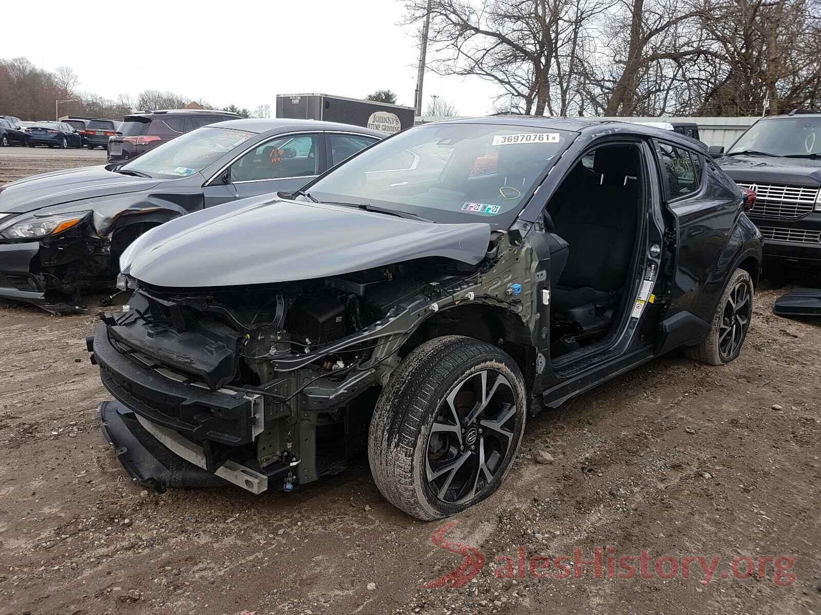 NMTKHMBX7JR008757 2018 TOYOTA C-HR