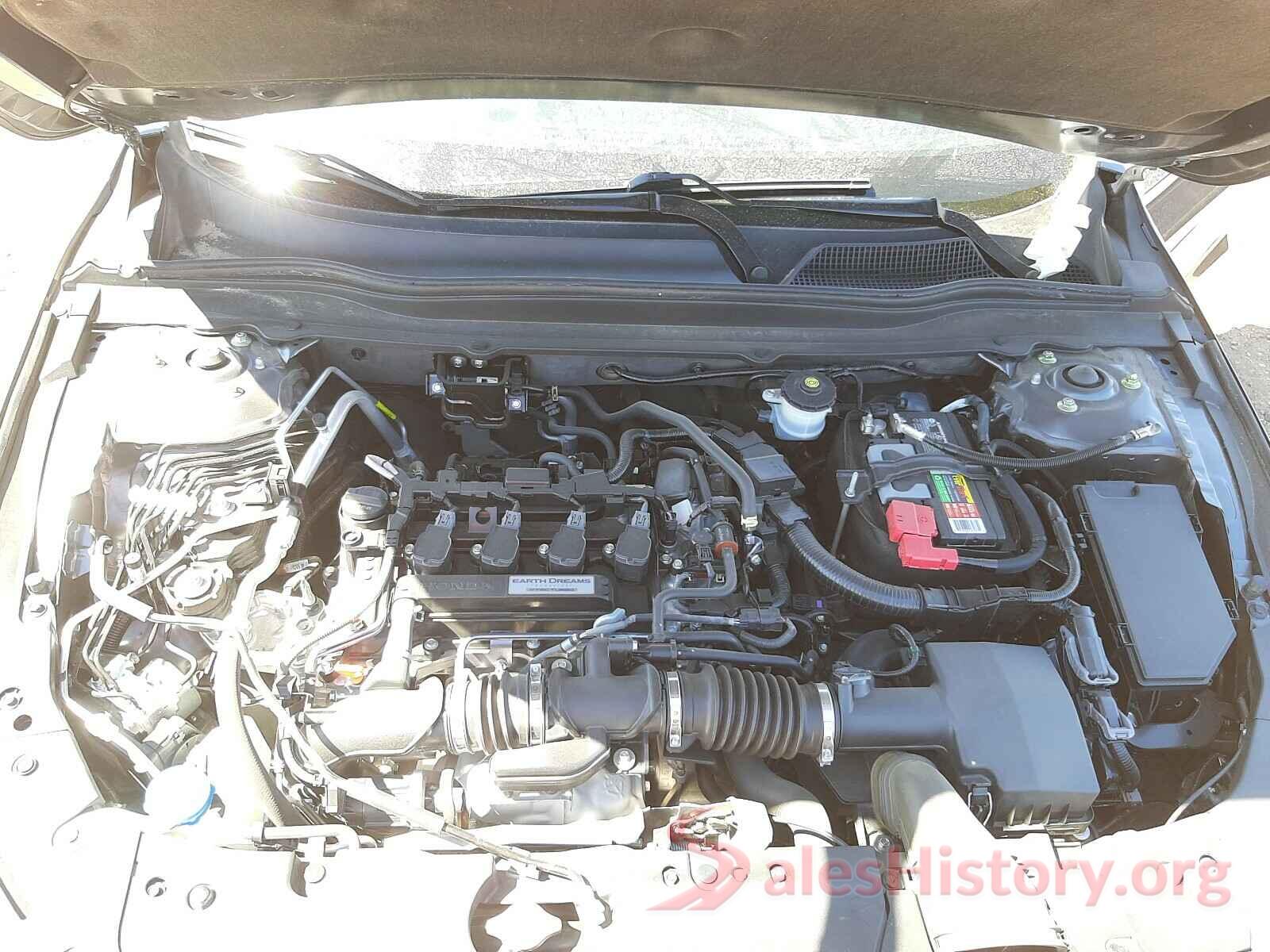 1HGCV1F33JA064360 2018 HONDA ACCORD