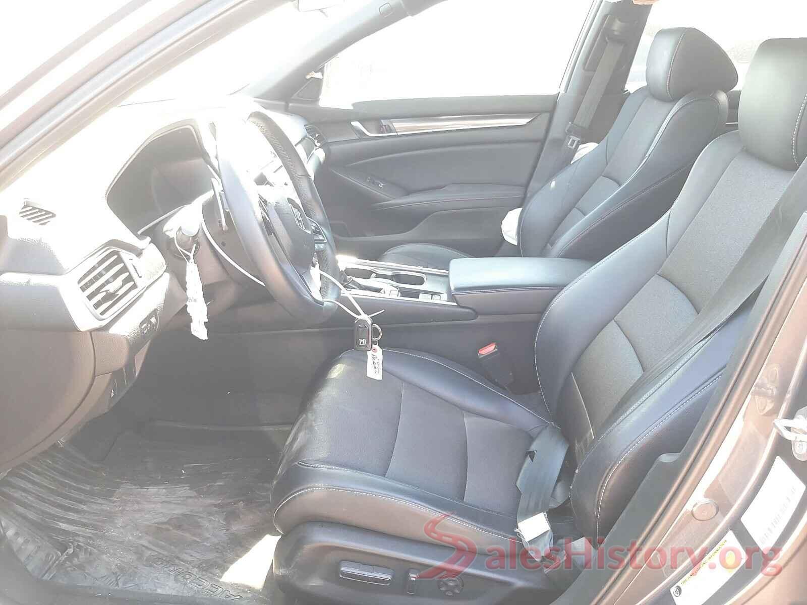 1HGCV1F33JA064360 2018 HONDA ACCORD