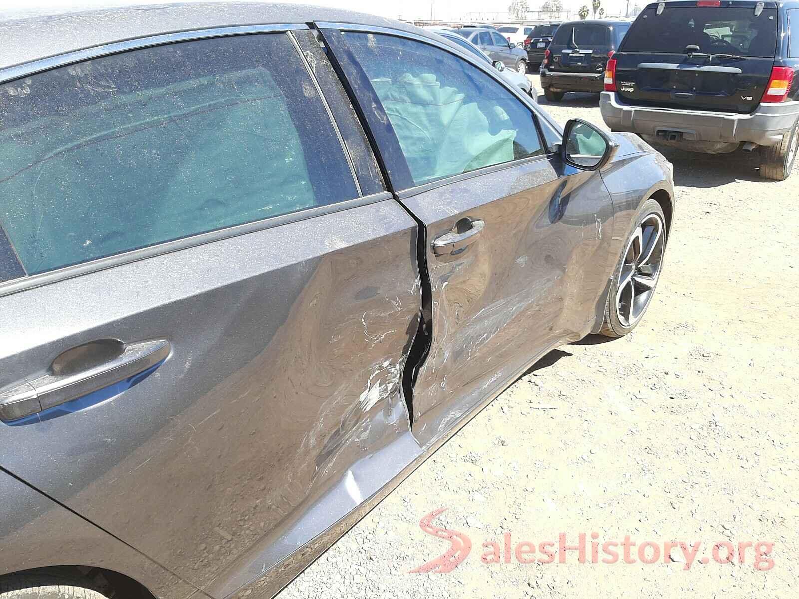 1HGCV1F33JA064360 2018 HONDA ACCORD