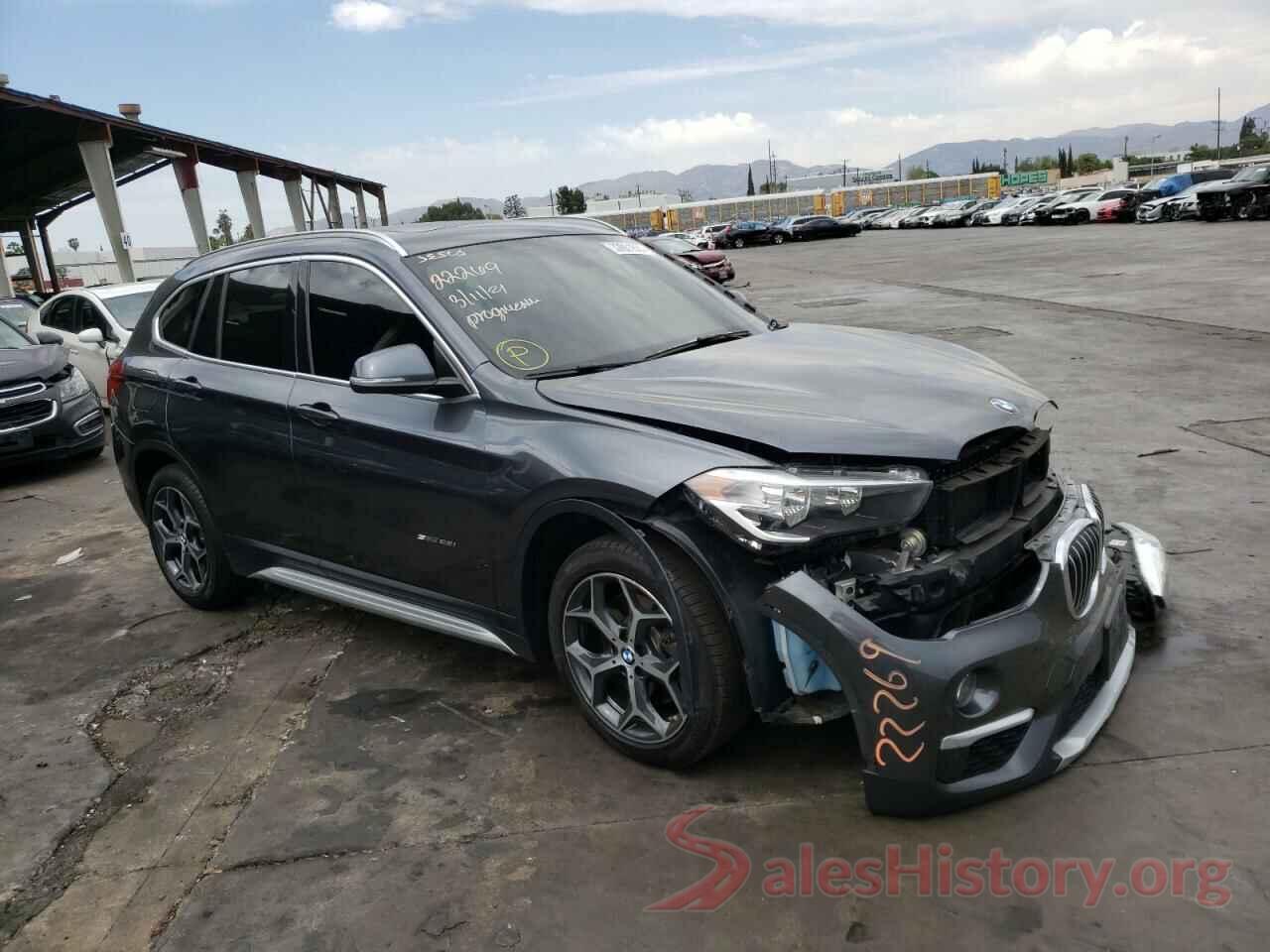 WBXHU7C37J5H44663 2018 BMW X1