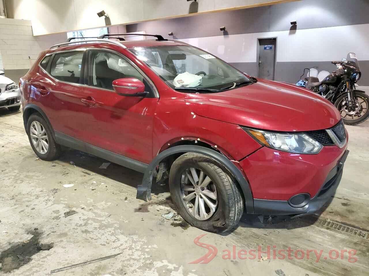 JN1BJ1CR8JW285702 2018 NISSAN ROGUE