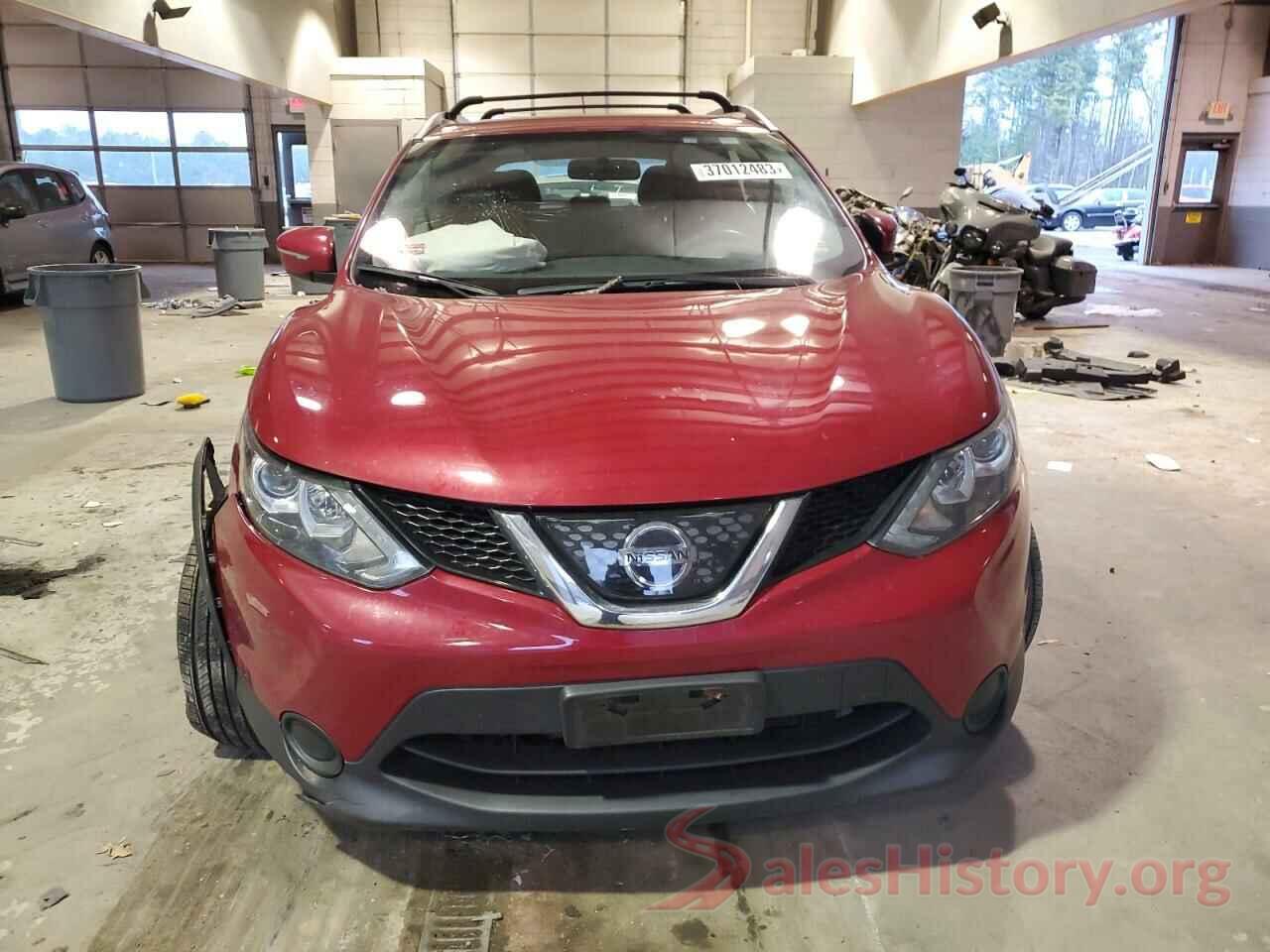 JN1BJ1CR8JW285702 2018 NISSAN ROGUE