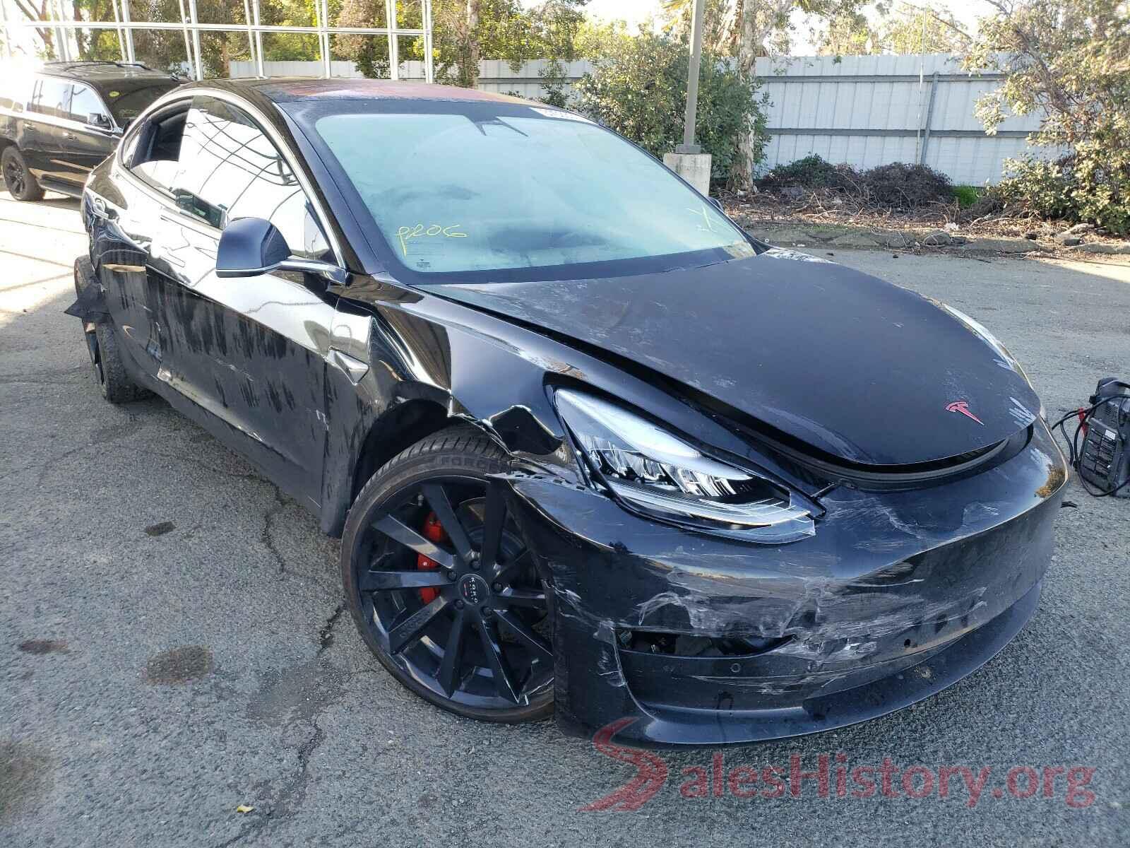 5YJ3E1EA6JF165673 2018 TESLA MODEL 3