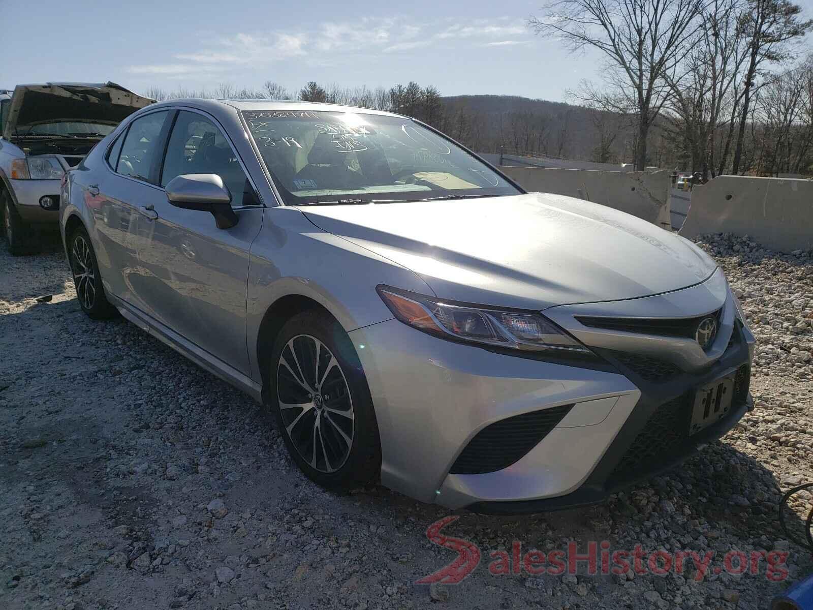 JTNB11HK6J3013459 2018 TOYOTA CAMRY