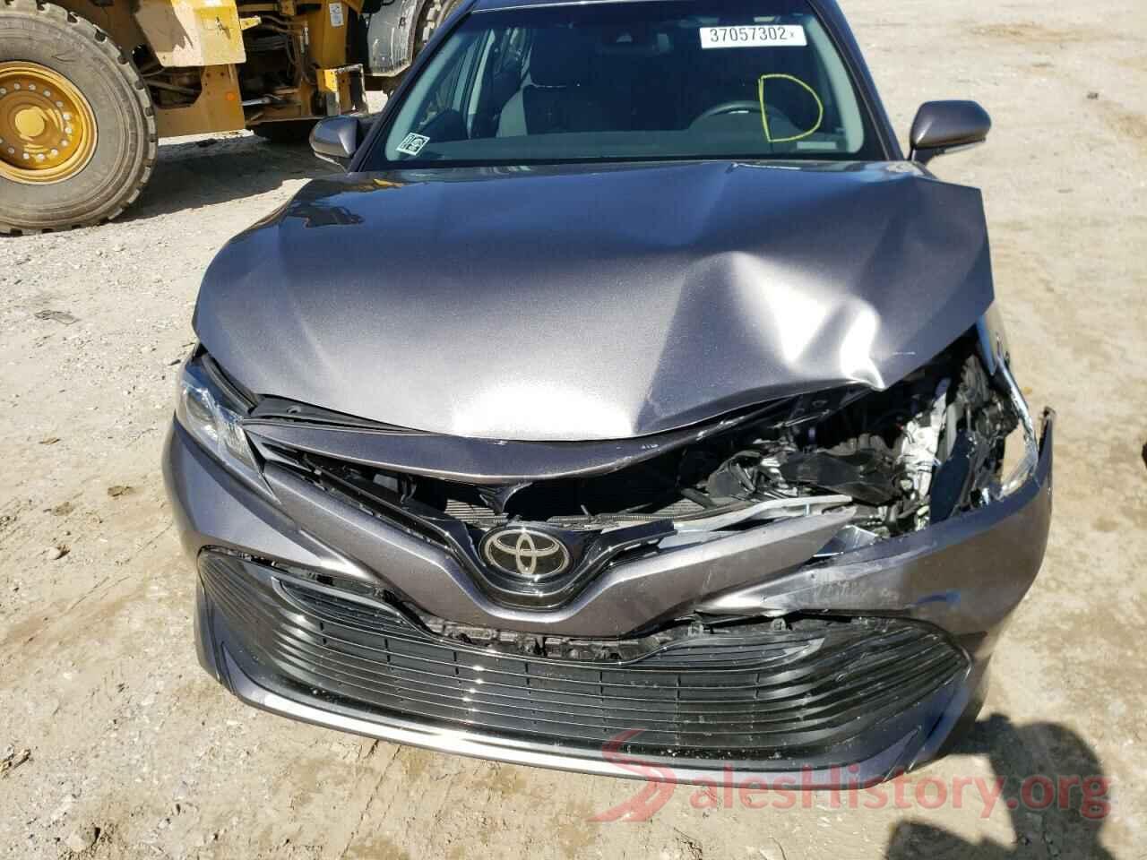 4T1B11HK6JU141825 2018 TOYOTA CAMRY