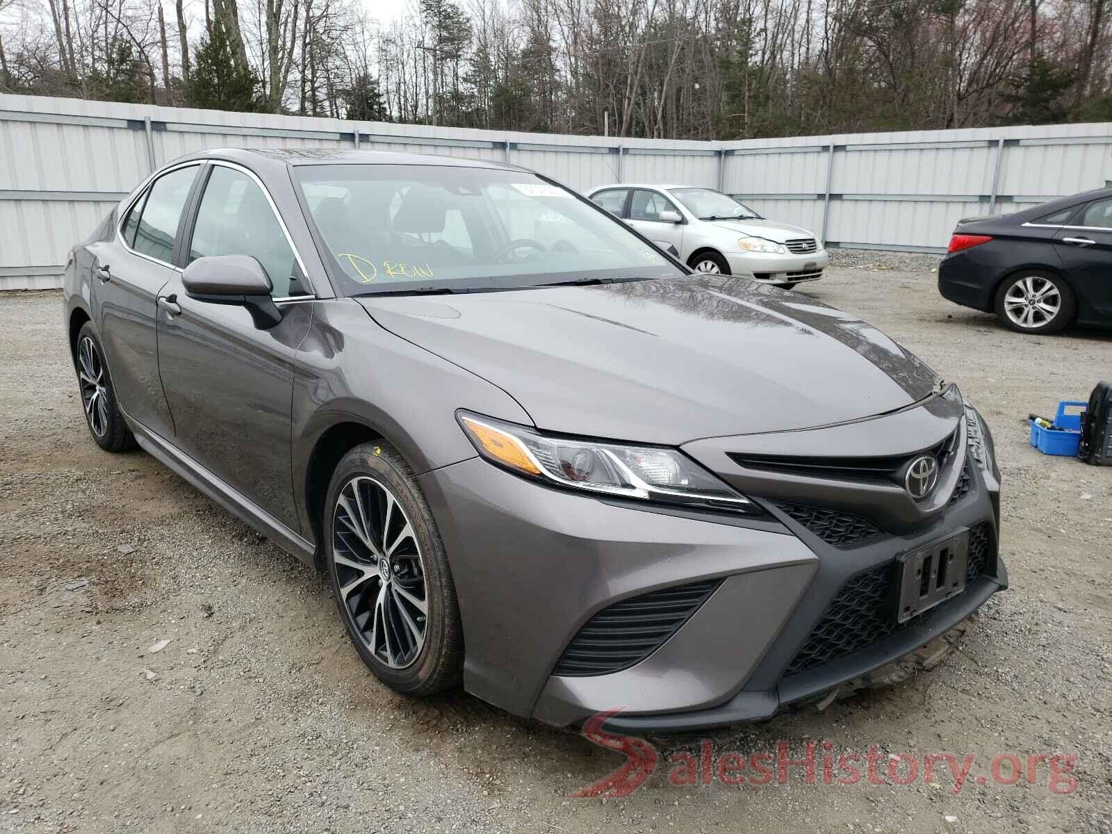 4T1B11HK0JU131601 2018 TOYOTA CAMRY