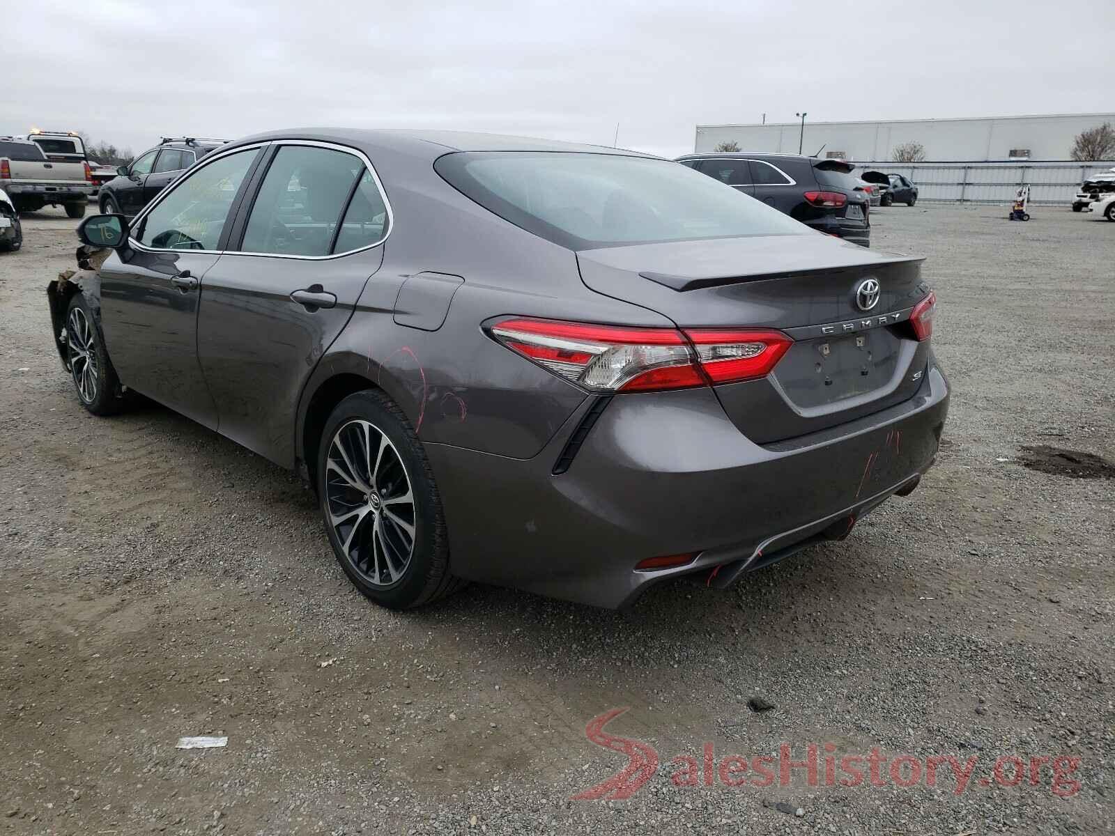 4T1B11HK0JU131601 2018 TOYOTA CAMRY