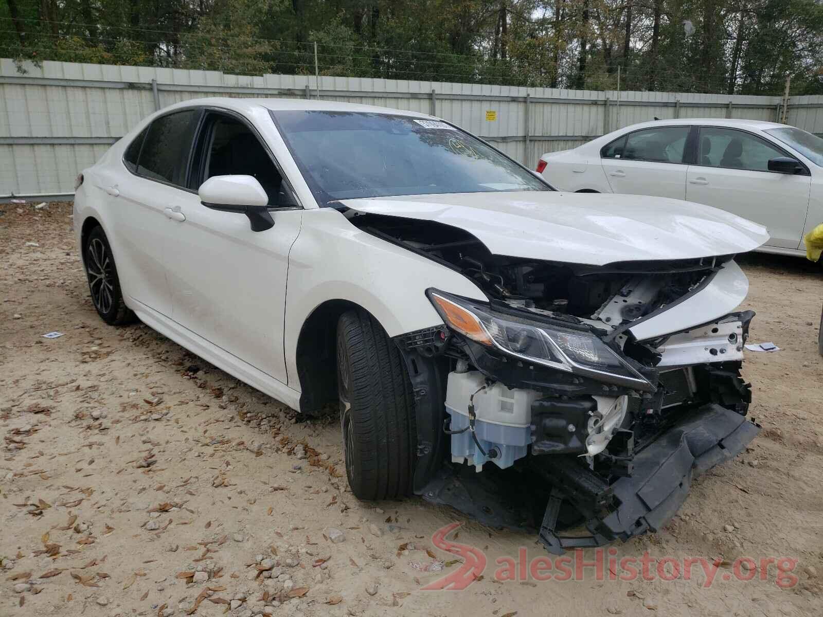 JTNB11HK3J3008493 2018 TOYOTA CAMRY