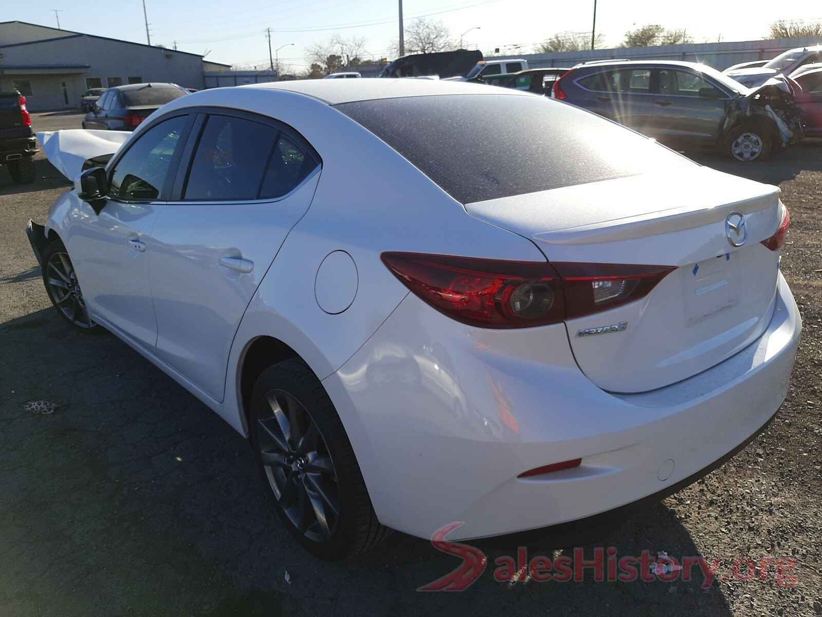 3MZBN1V32JM273732 2018 MAZDA 3