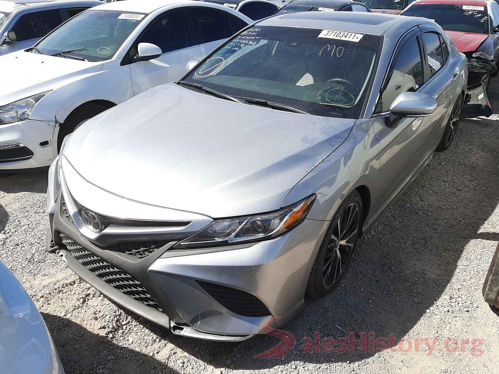 4T1B11HK2JU676795 2018 TOYOTA CAMRY