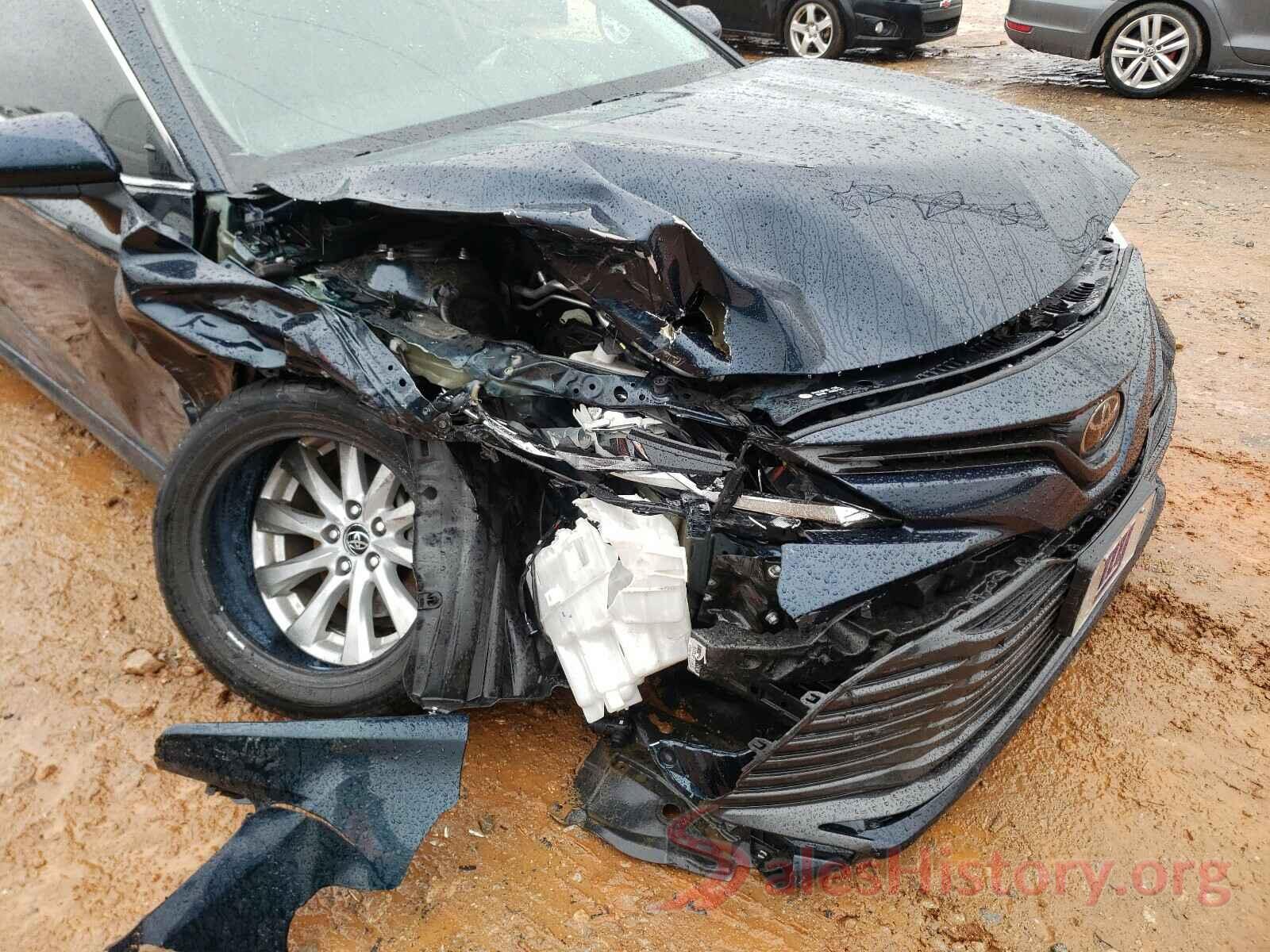 4T1B11HK3JU598690 2018 TOYOTA CAMRY