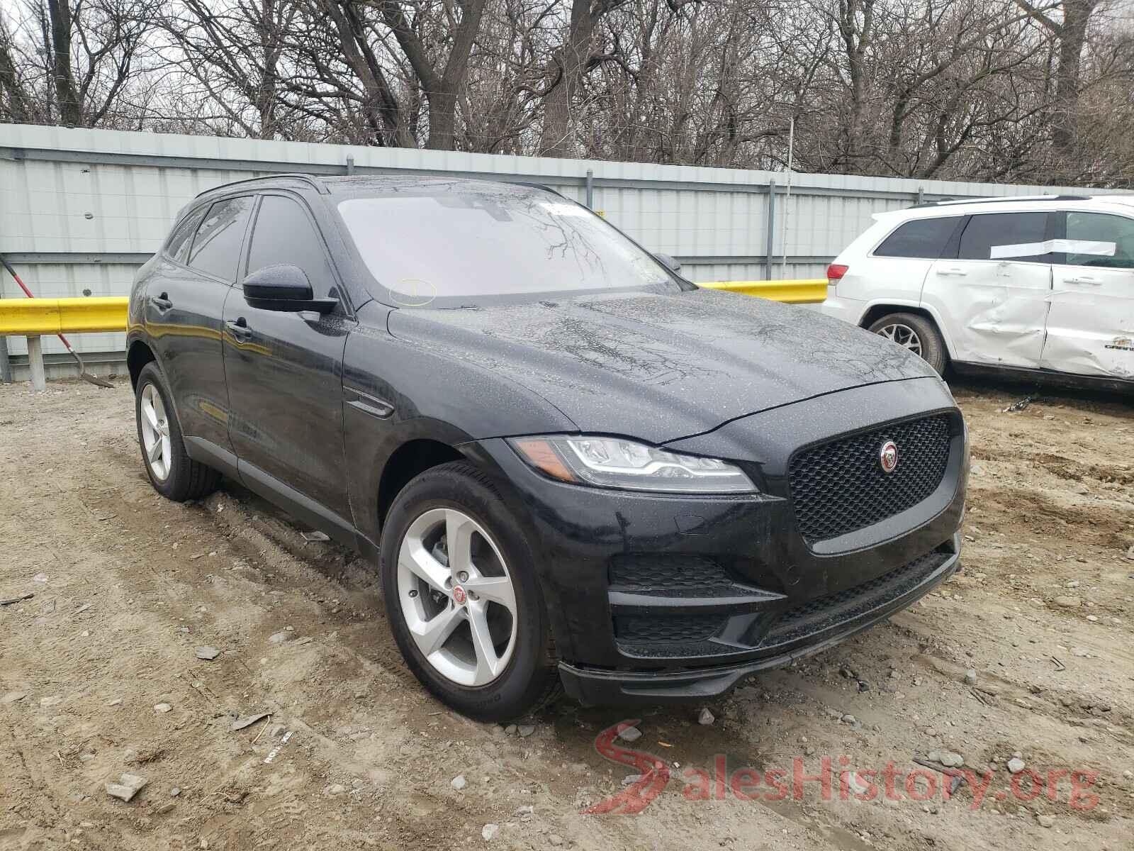 SADCJ2BV7HA075514 2017 JAGUAR F-PACE