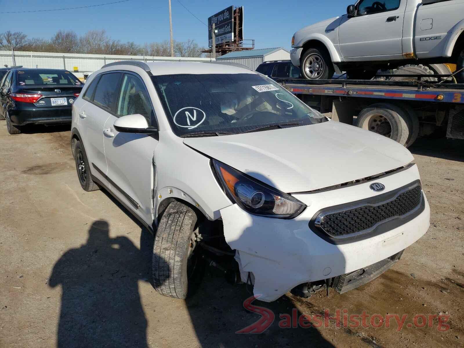 KNDCB3LC7J5172061 2018 KIA NIRO