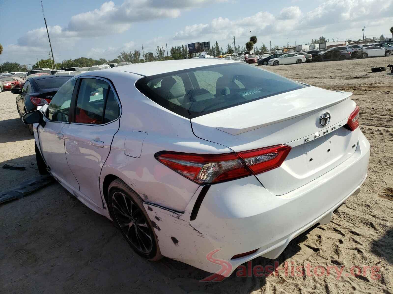 4T1B11HK8JU619789 2018 TOYOTA CAMRY