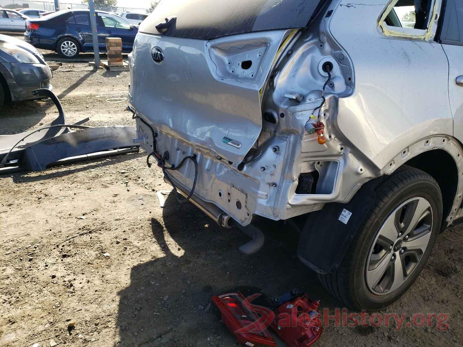 KNDCC3LC7J5131894 2018 KIA NIRO