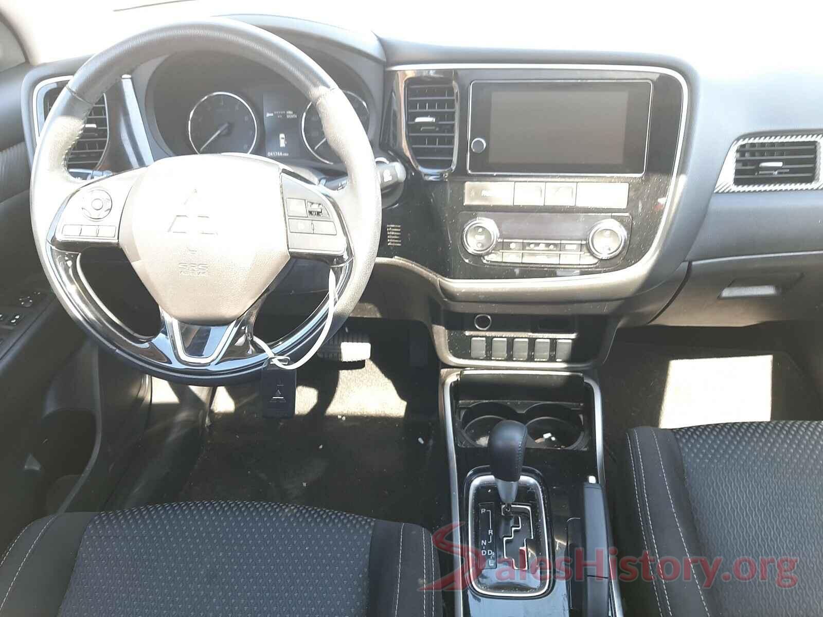 JA4AD3A36HZ037011 2017 MITSUBISHI OUTLANDER