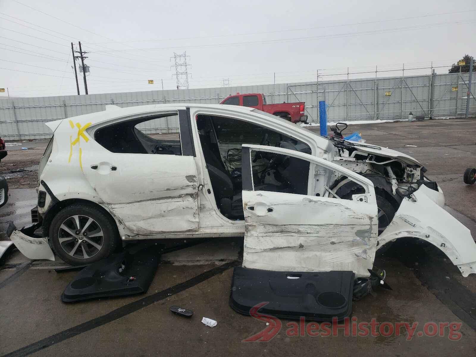 JTDKDTB30J1604651 2018 TOYOTA PRIUS