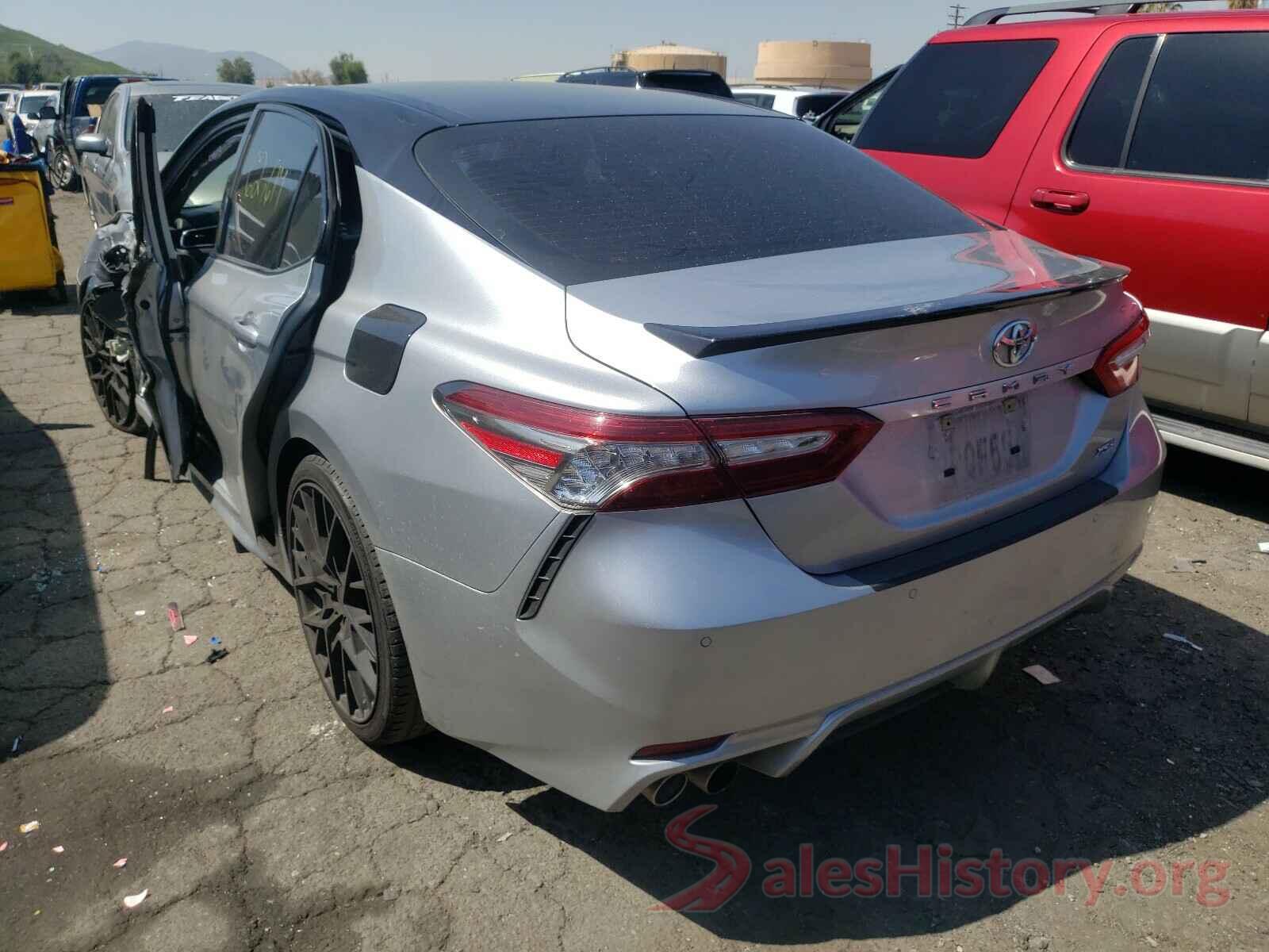 4T1B61HK2JU049841 2018 TOYOTA CAMRY