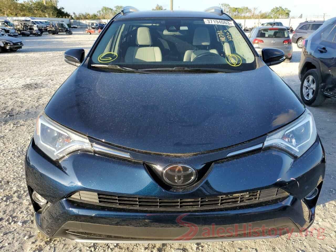 JTMWFREV8JJ209516 2018 TOYOTA RAV4