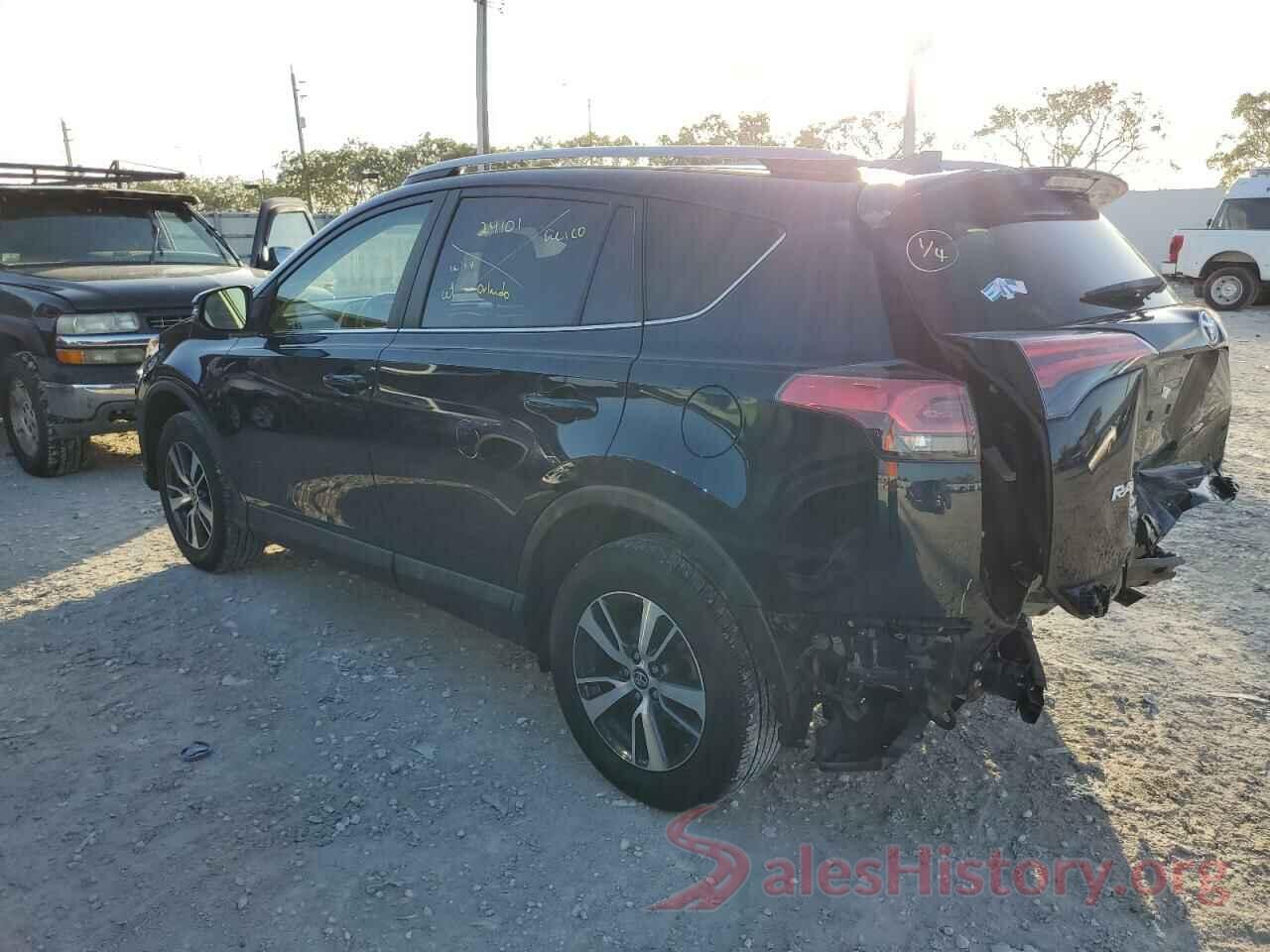 JTMWFREV8JJ209516 2018 TOYOTA RAV4