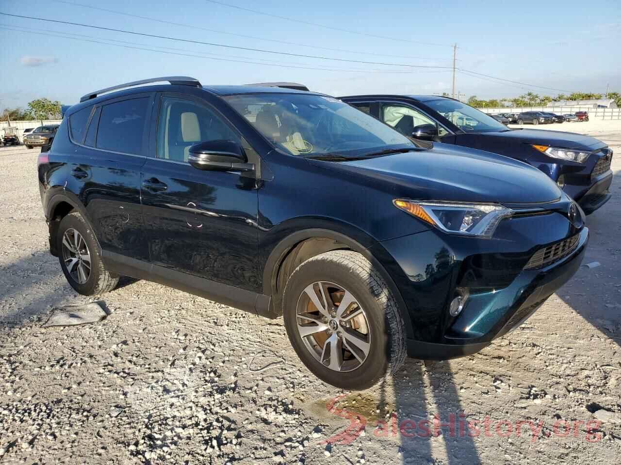 JTMWFREV8JJ209516 2018 TOYOTA RAV4