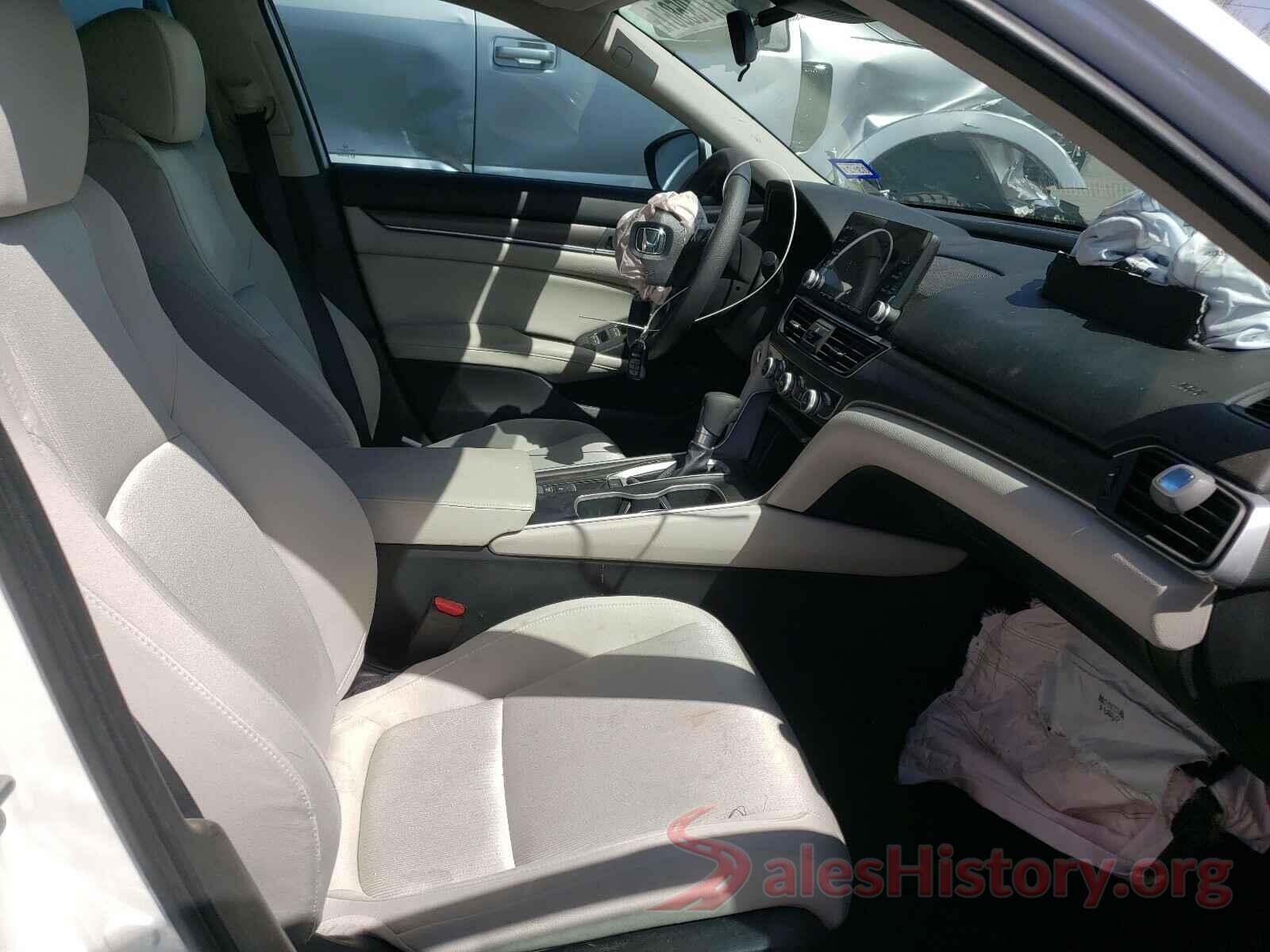 1HGCV1F12JA117239 2018 HONDA ACCORD