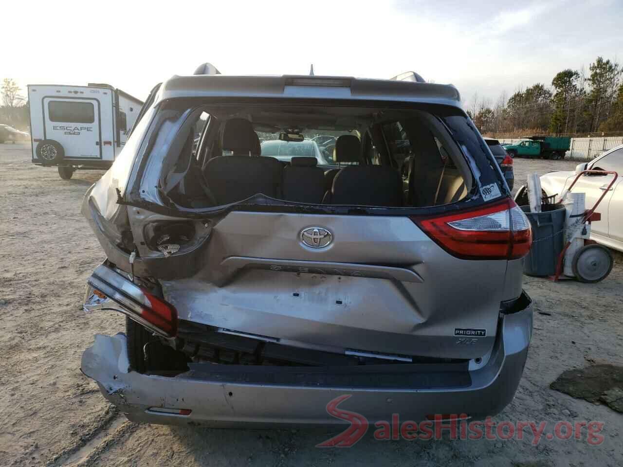 5TDYZ3DC3JS901375 2018 TOYOTA SIENNA