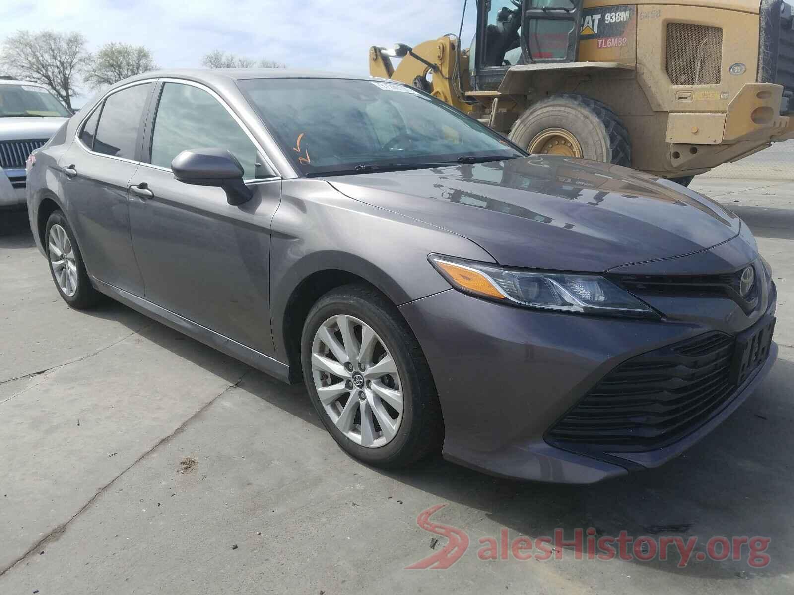 4T1B11HK8JU580220 2018 TOYOTA CAMRY