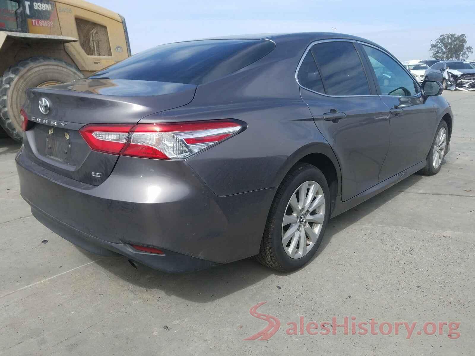 4T1B11HK8JU580220 2018 TOYOTA CAMRY