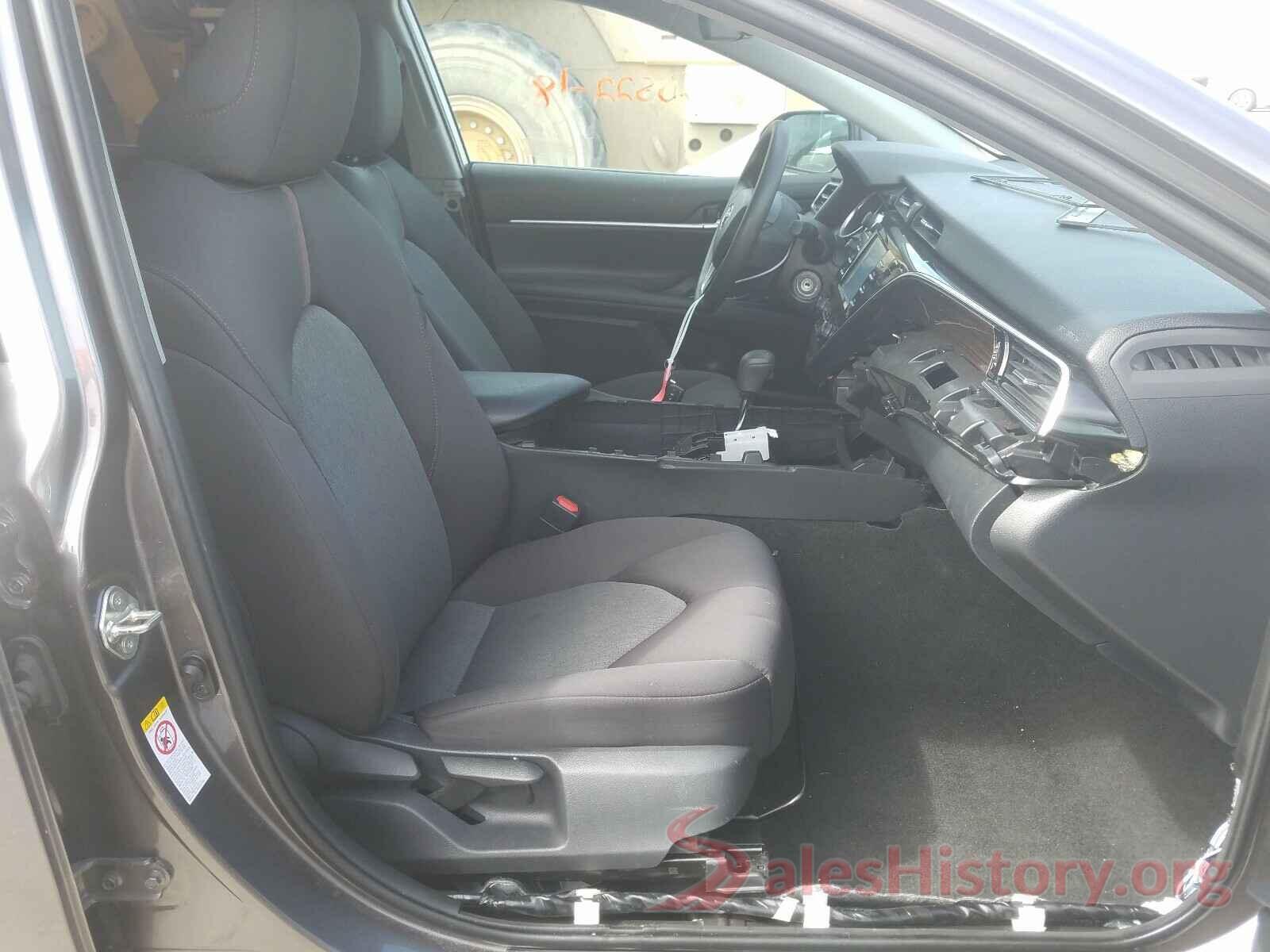 4T1B11HK8JU580220 2018 TOYOTA CAMRY