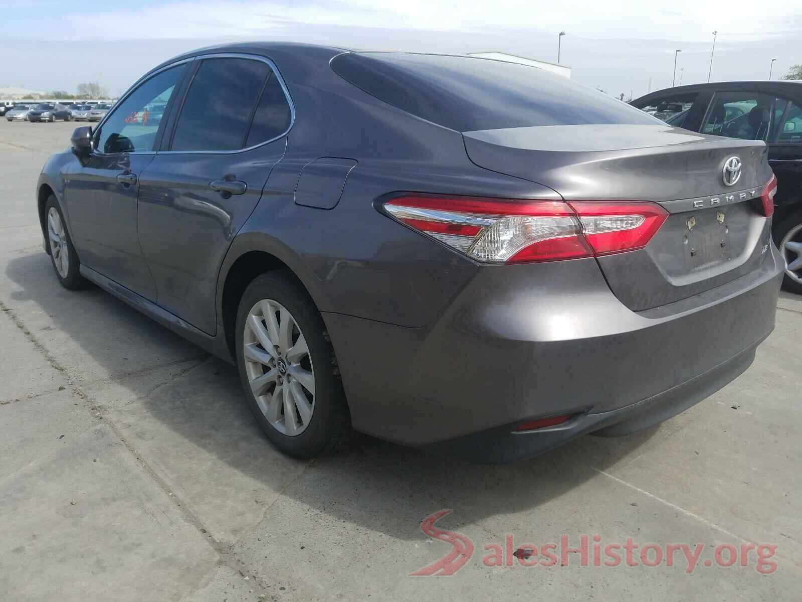 4T1B11HK8JU580220 2018 TOYOTA CAMRY