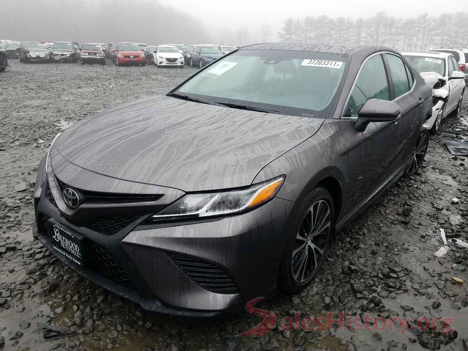 4T1B11HK1JU012262 2018 TOYOTA CAMRY